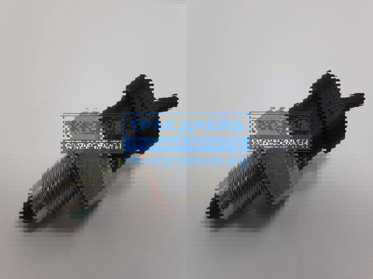 Задний ход ивеко. Датчик заднего хода ивеко дейли. Датчик стоп сигнала ивеко еврокарго 2012. 5801472603 датчик заднего хода дейли. Задний ход ивеко.