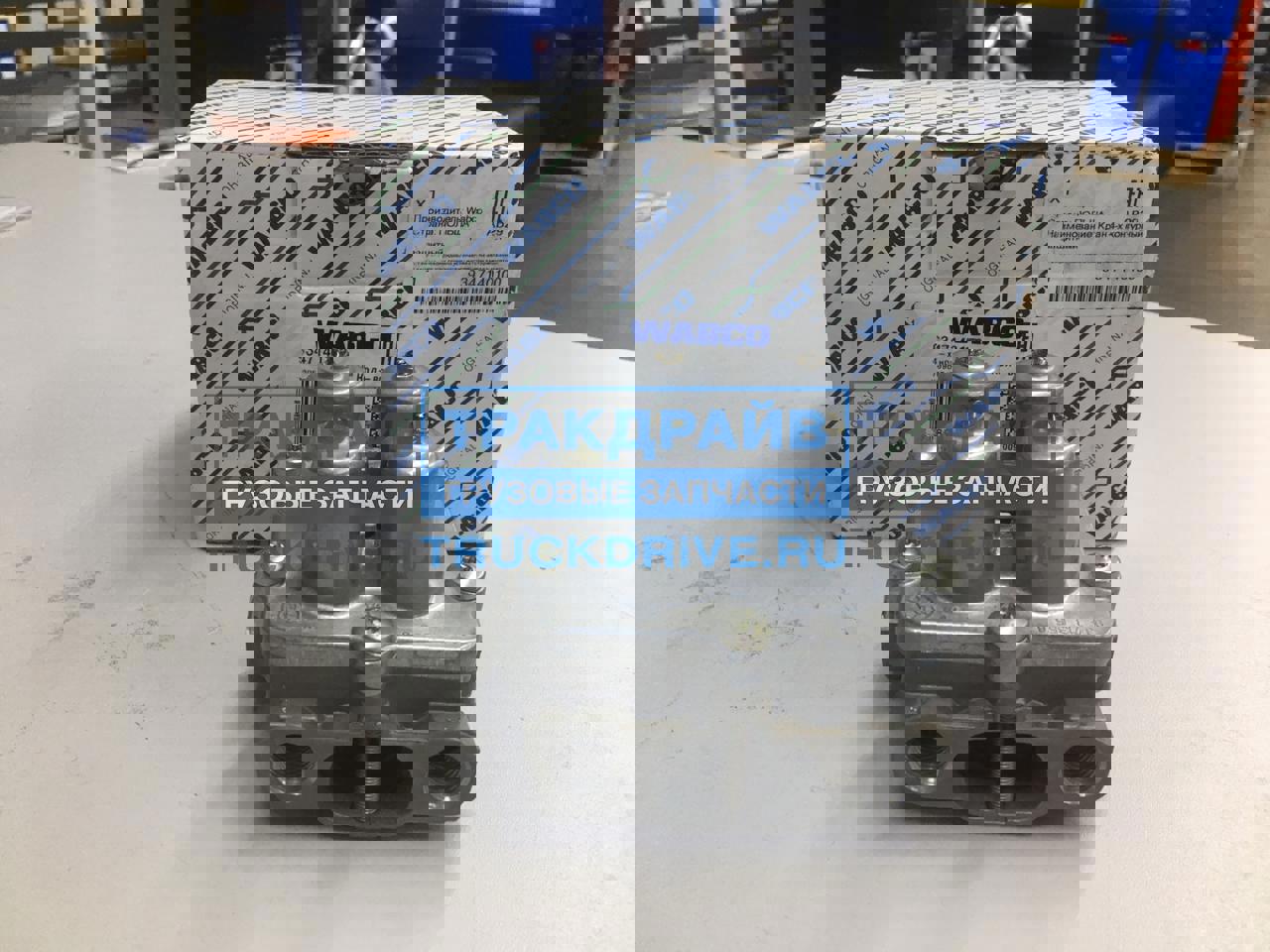Кран 4-х контурный (входящие резьбы M16*4шт + M22*1шт) аналог Wabco ...