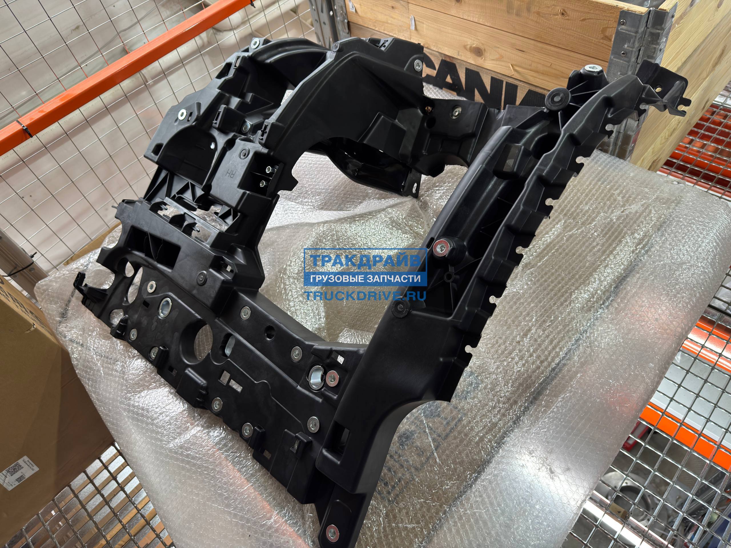 Фото ALFA CAR AC7482291434 корпус правой фары Renault T series E6