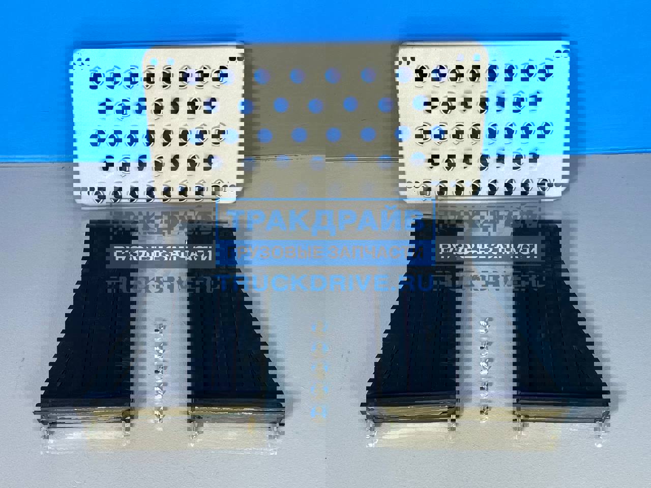 Фото AUGER 102611 подножка для Mercedes Actros MP2 MP3