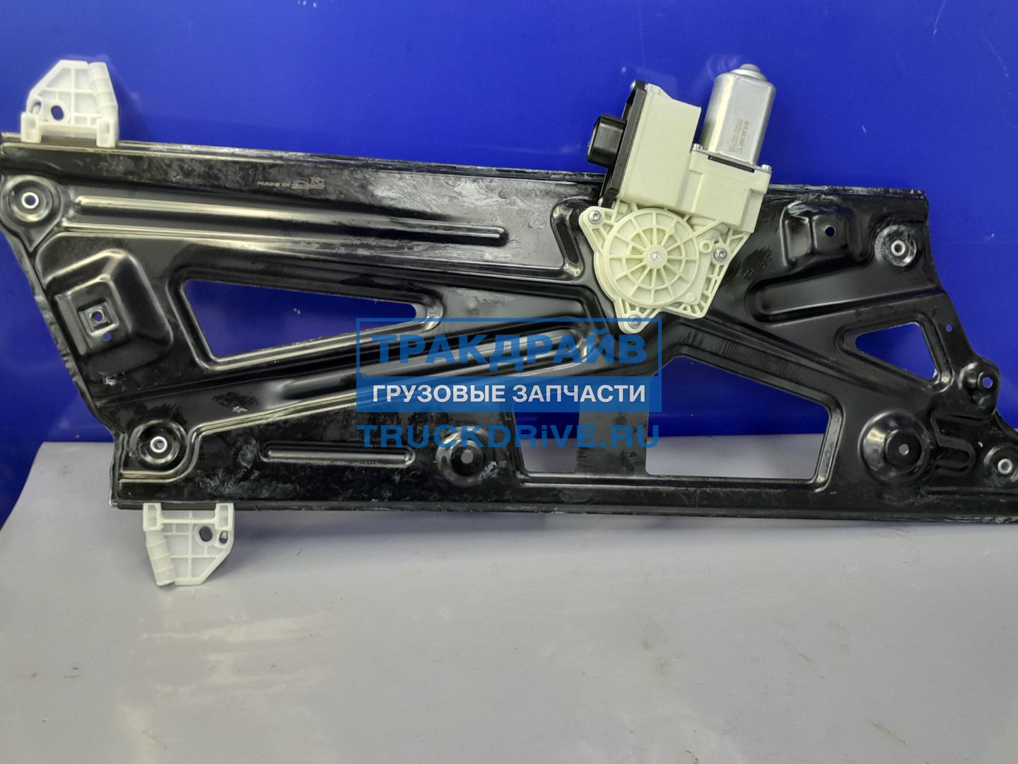 Фото AUGER 99065 стеклоподъемник двери с мотором правый для Ман Тгх Тгс Тгл