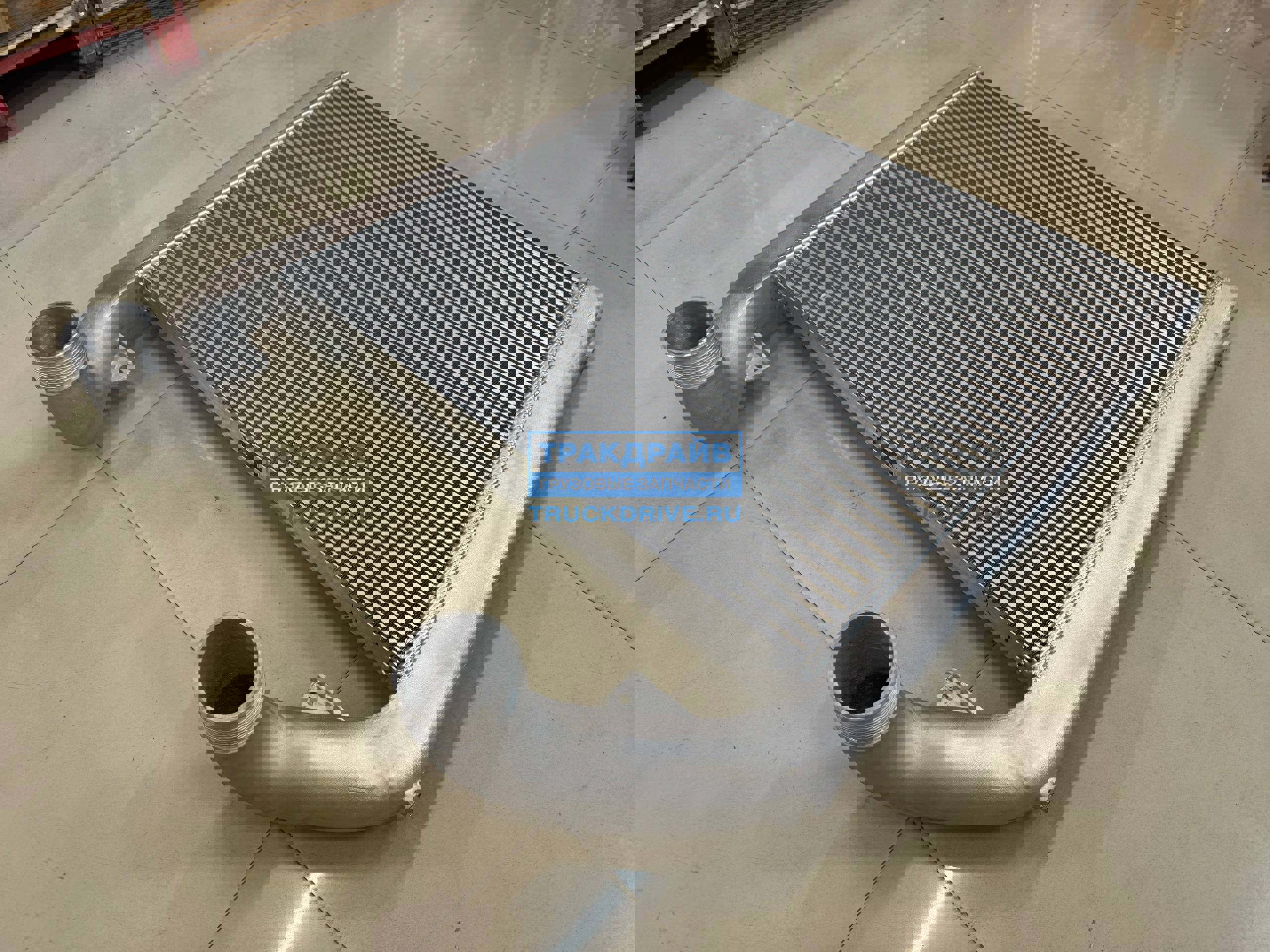 Фото AVLKRAFT 70102452УЦЕНКА интеркуллер Sitrak C7H max (Уценка замятие трубки)