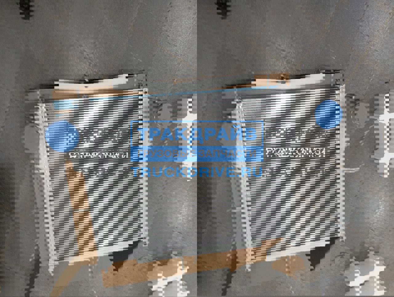 Фото AVLKRAFT 70102457 интеркулер Shacman X6000 с двигателем WP13 