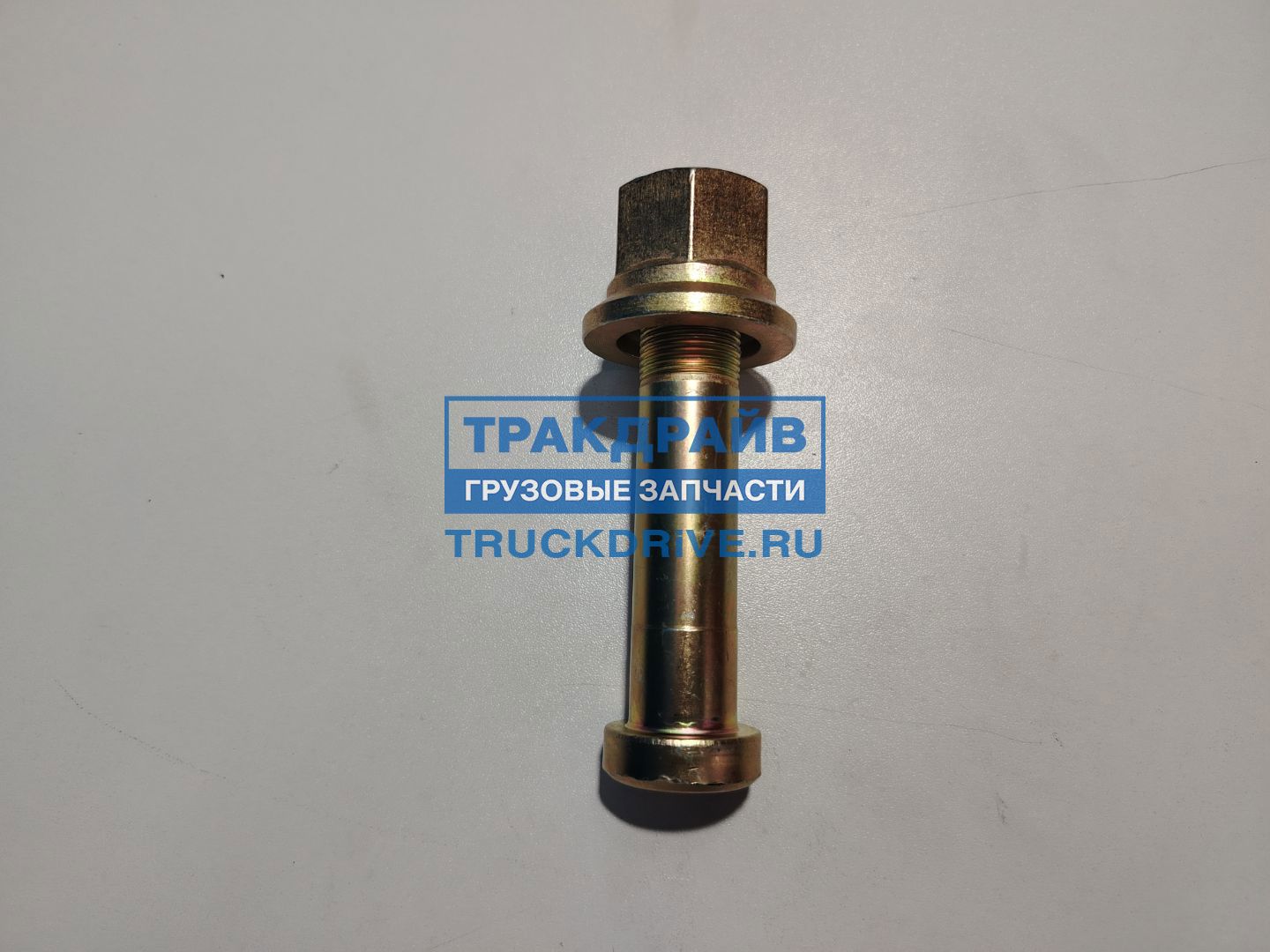 Фото AVLKRAFT 70190041 болт колеса задней оси Shacman X3000 М22 мм