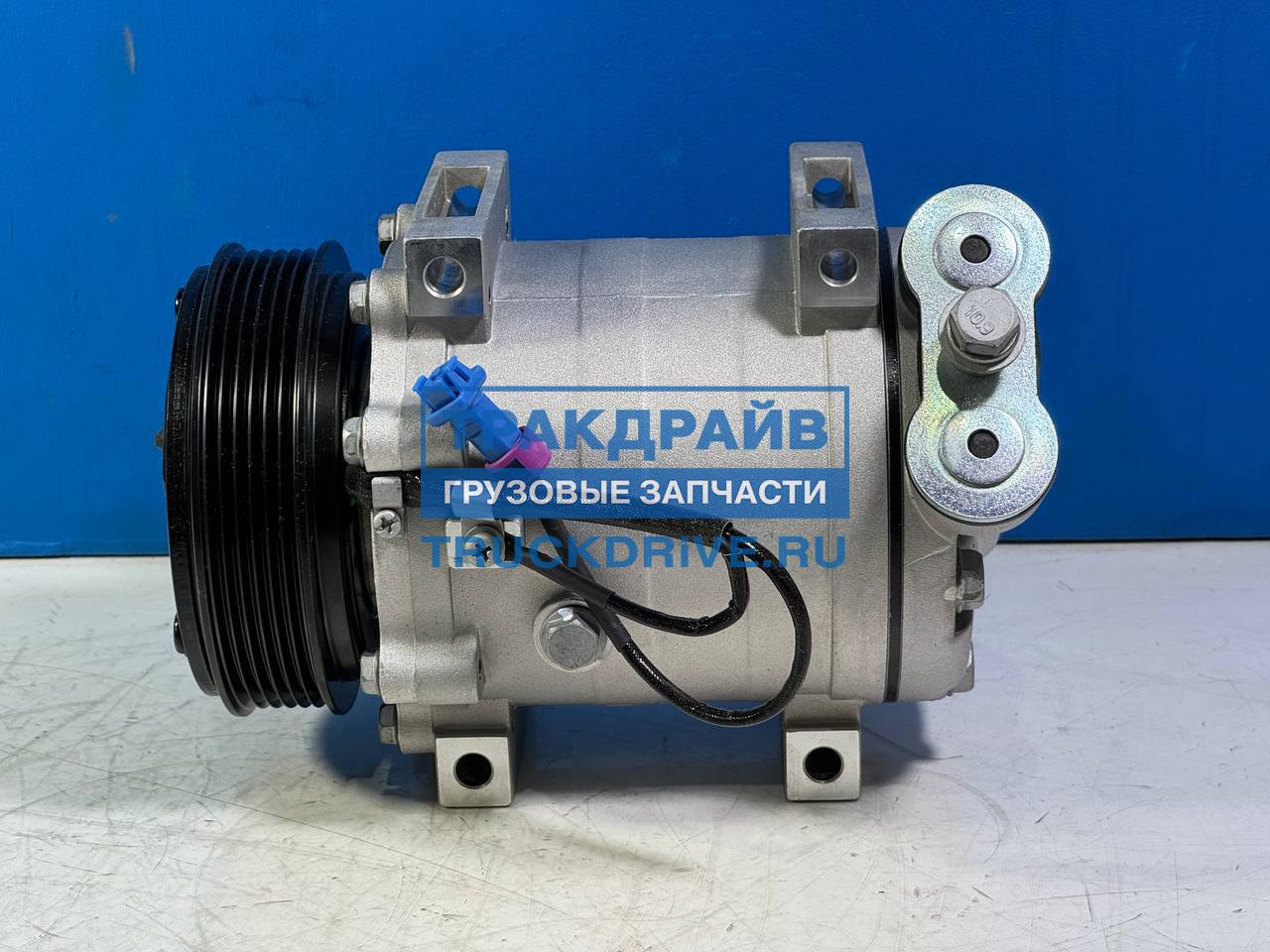 Фото AVLKRAFT 70200656 компрессор кондиционера для Shacman X6000 с мотором WP13