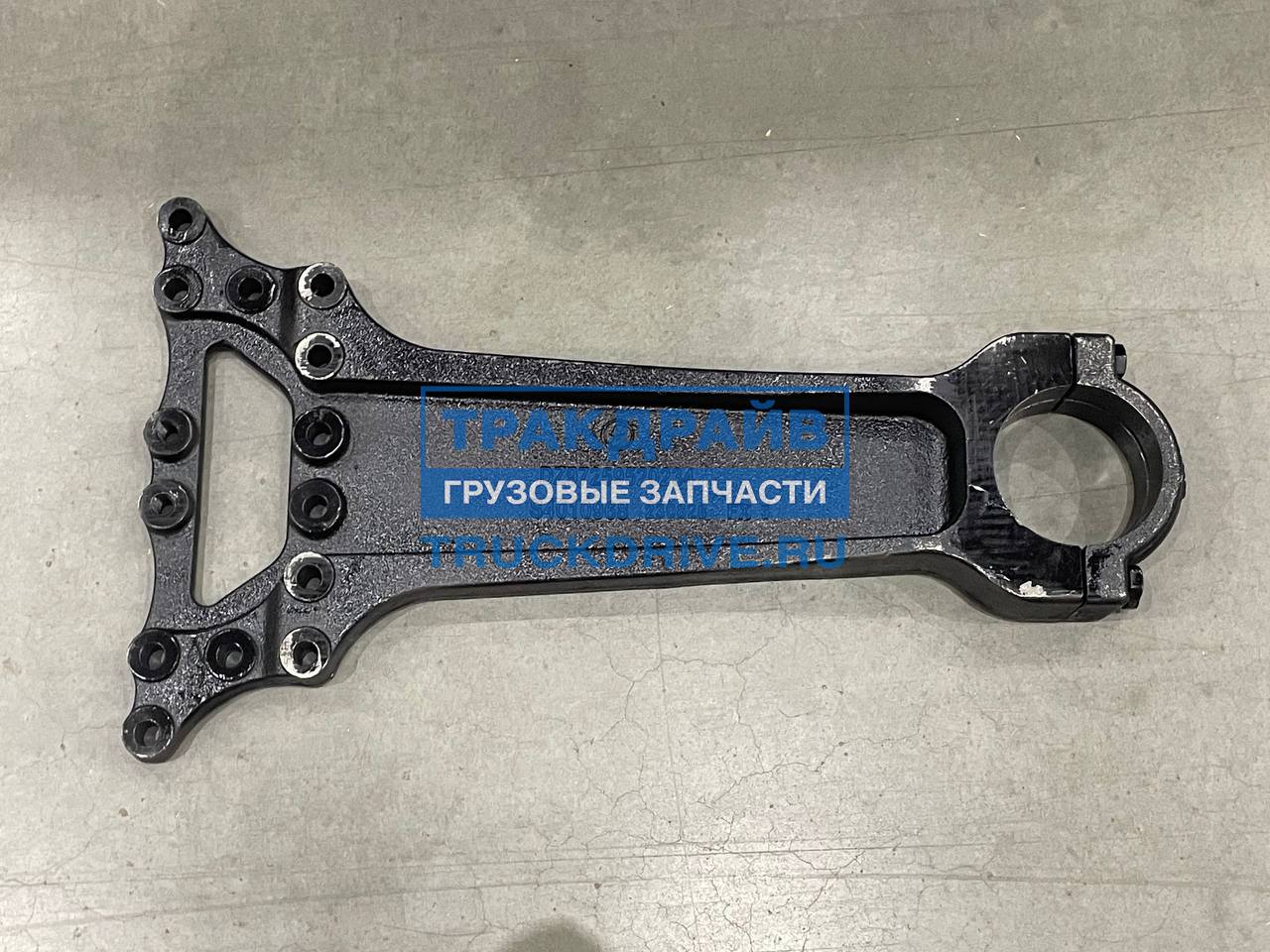Фото AVLKRAFT 70251046 кронштейн торсиона задней подвески для SHACMAN X6000