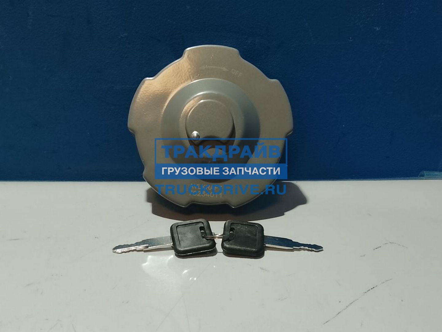 Фото AVLKRAFT 70254011 крышка бака с ключом SITRAK C7H и HOWO T5G