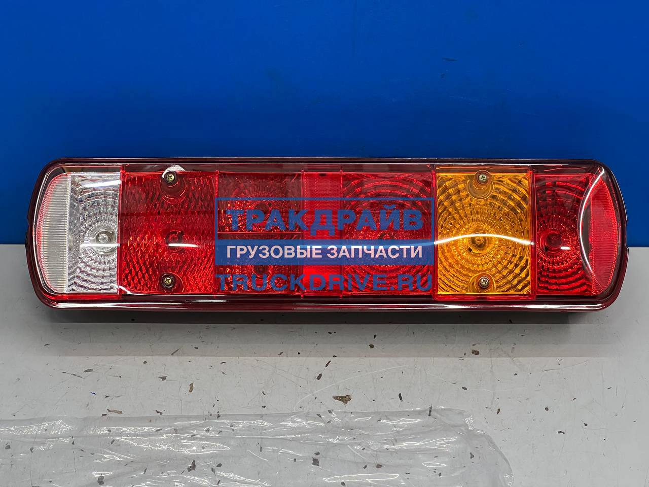 Фонарь задний правый LED для грузовиков HOWO WG9719810002 SITRAK купить  недорого