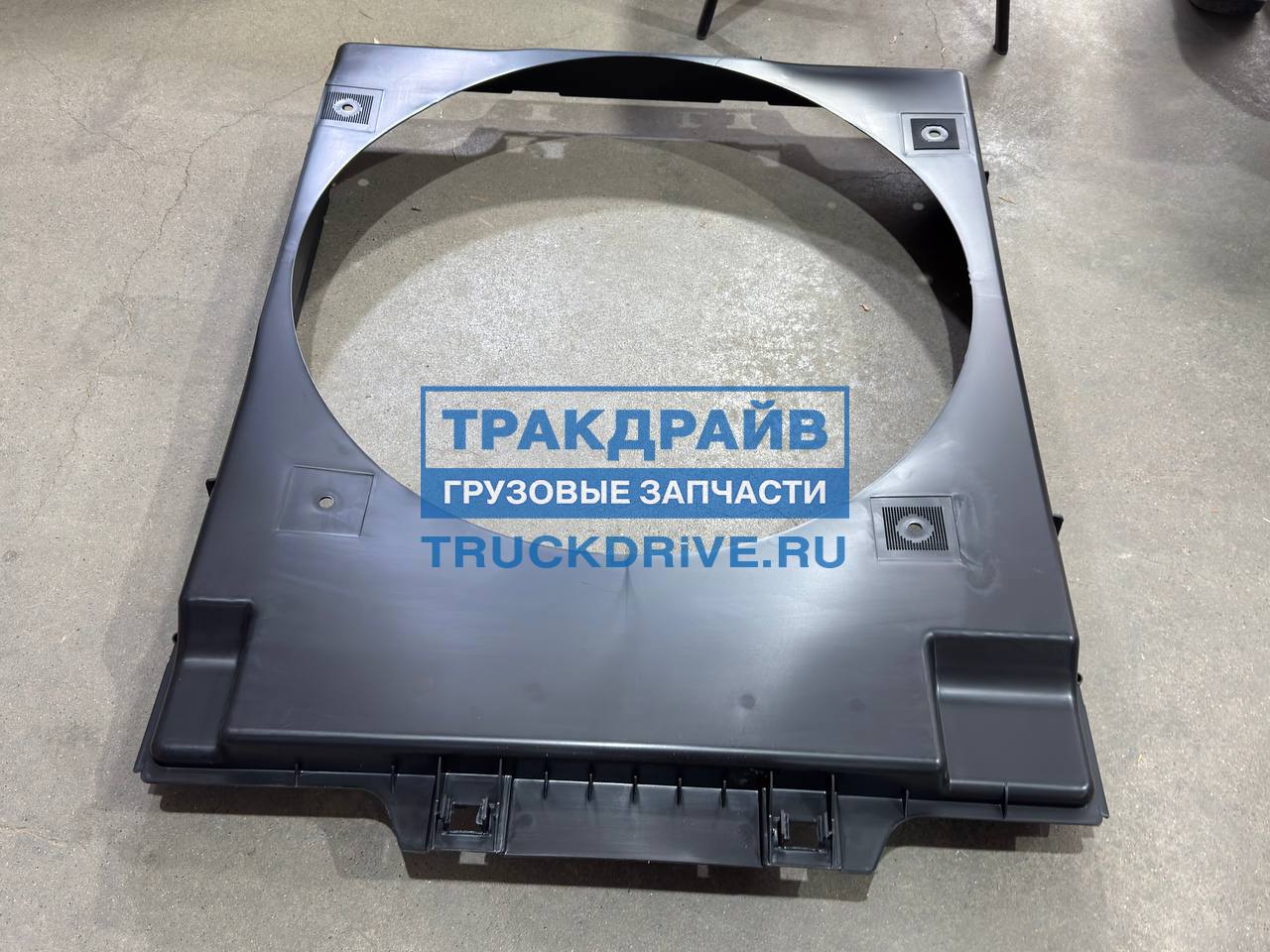 Фото COMBO CMB102634 диффузор радиатора Iveco Stralis