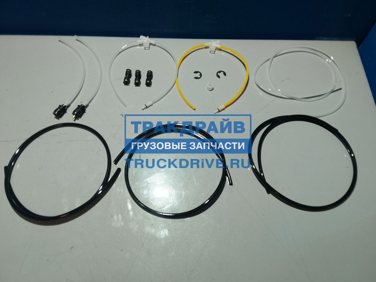 Фото COMBO CMB112305 рМК сиденья для Ман Тгс (фитинги и трубки)