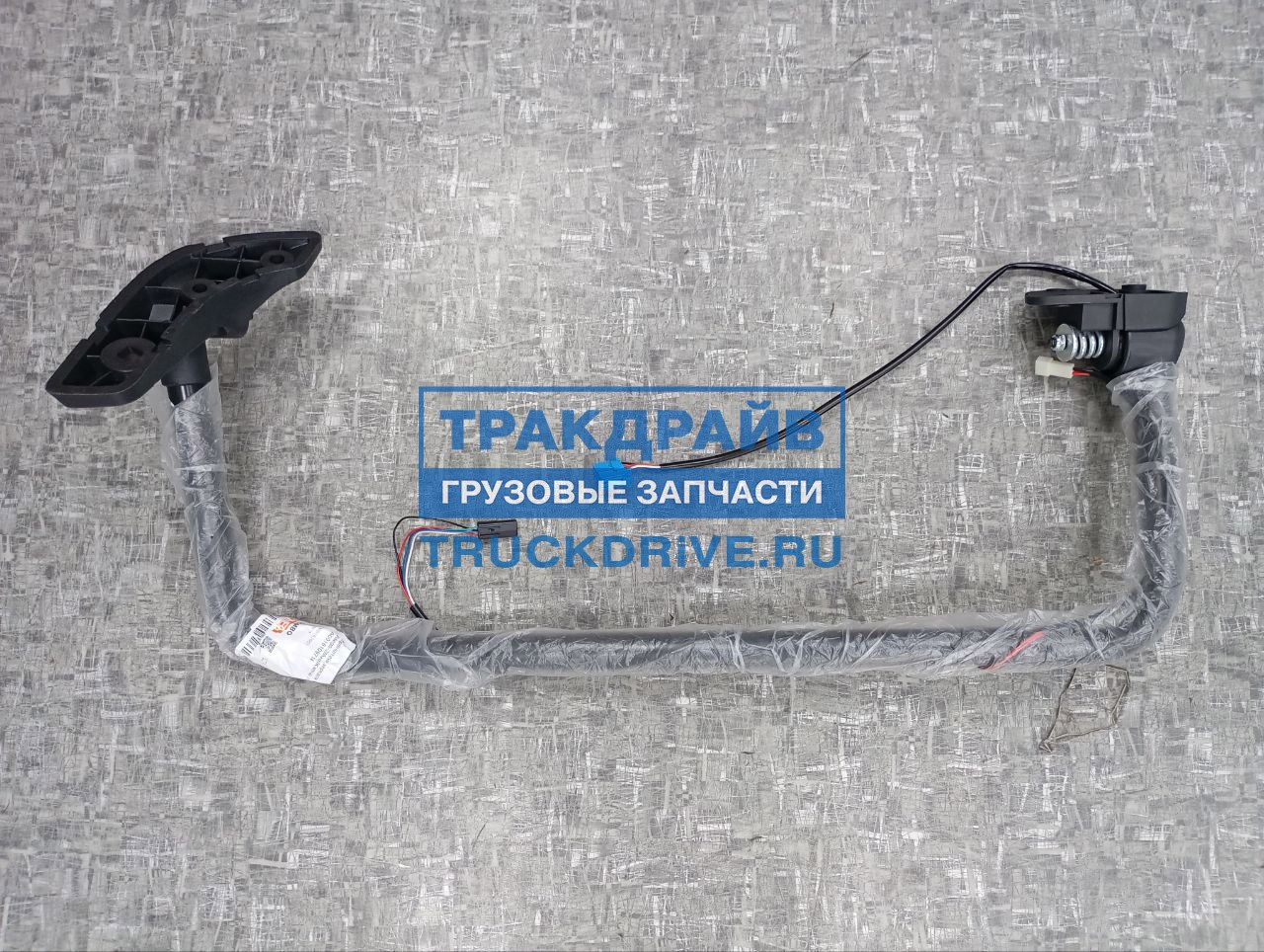 Фото COMBO CMB162661 кронштейн зеркала Мерседес Атего Аксор левый