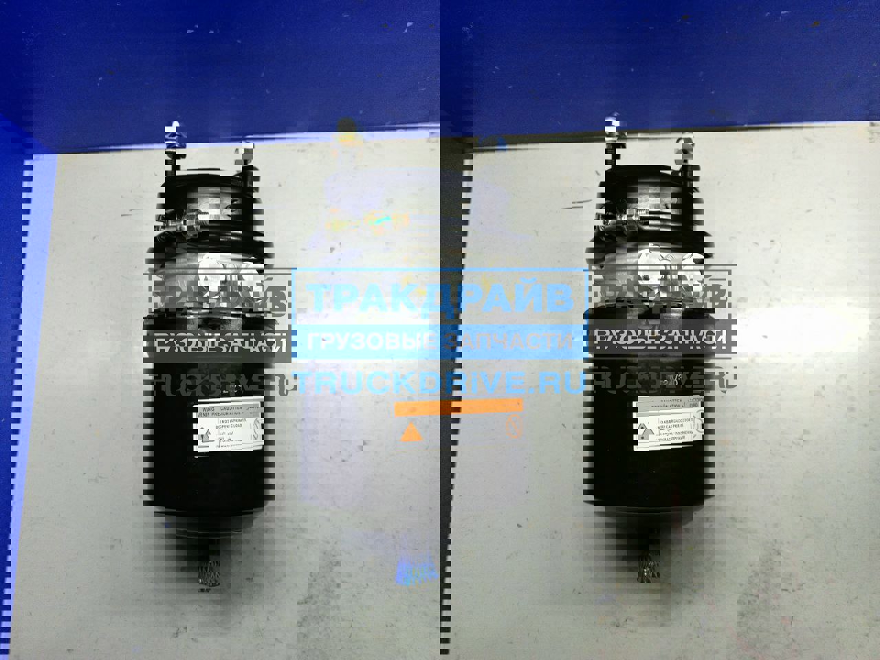 Фото DT SPARE PARTS 118985 энергоаккумулятор для грузовиков Скания 4 и 5 серии