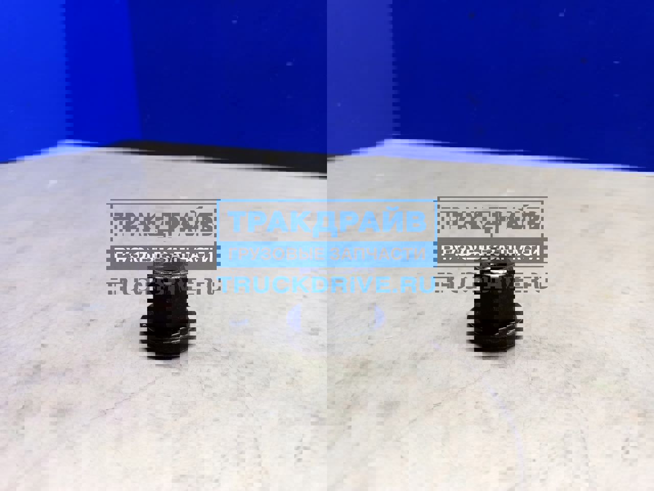 Фото DT SPARE PARTS 261917 гайка фланцевая Volvo FH12 крепление компрессора M12*1,75 мм.