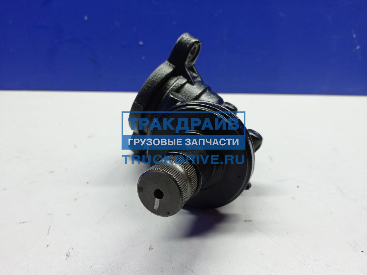 Угловой редуктор для ГУР ДАФ CF65 CF75 CF85 555325 DT SPARE PARTS купить  недорого