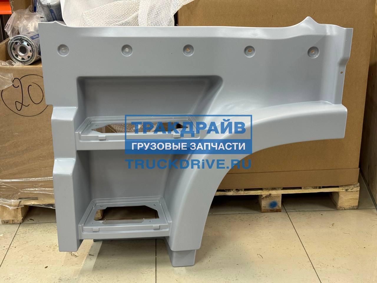 Фото ENTERPRISE E9806069 левая подножка кабины для Dongfeng GX верхняя 