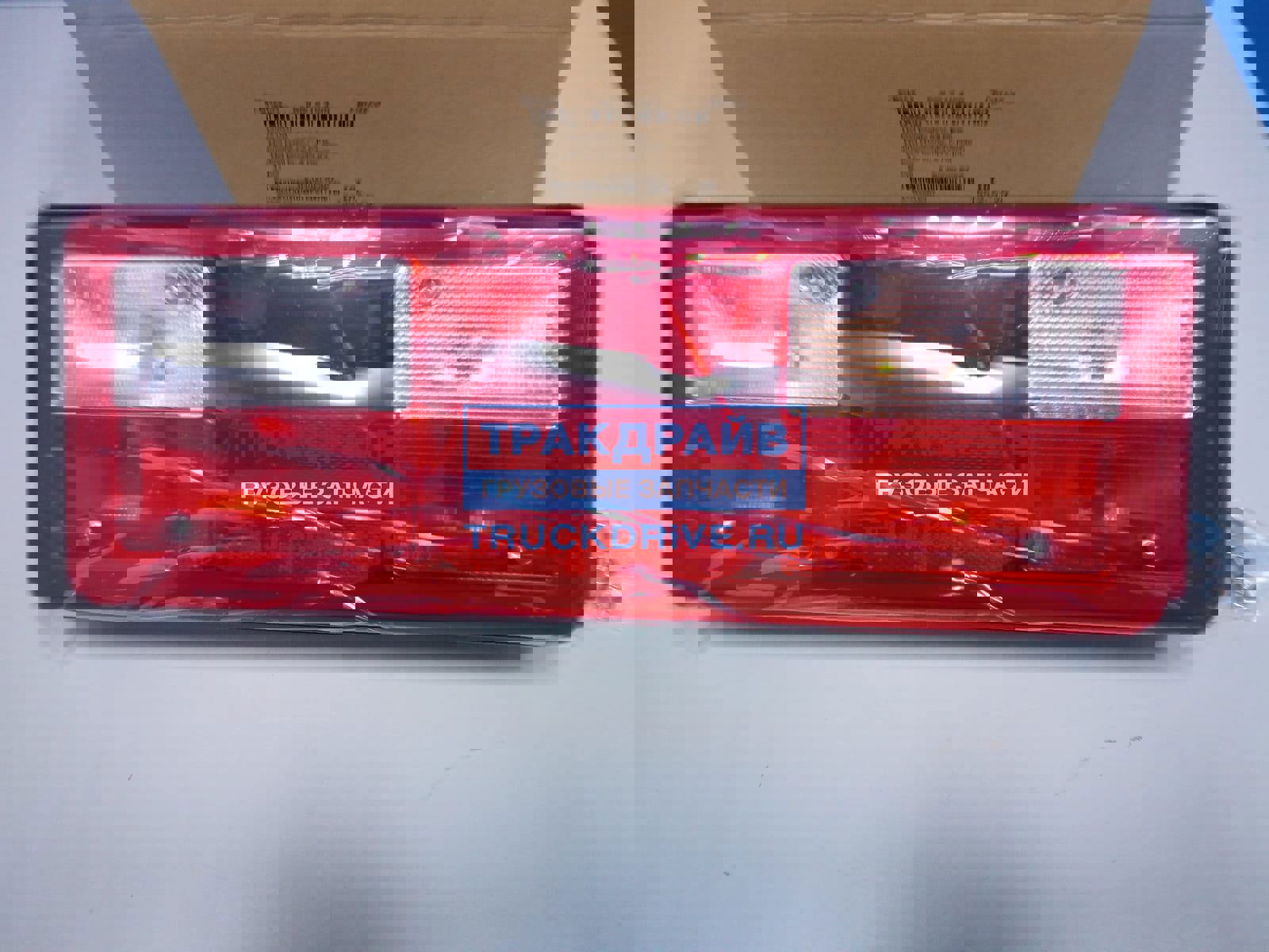 Фонарь задний правый HYBRID разъем AMP 098216400 ERMAX купить недорого