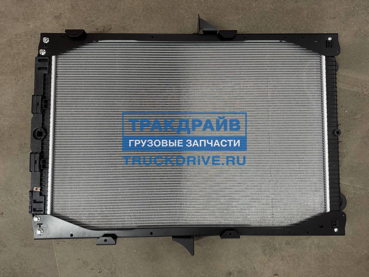 Фото EXOVO 03005E радиатор системы охлаждения DAF XF105 1065x748x40 мм, c рамкой 4