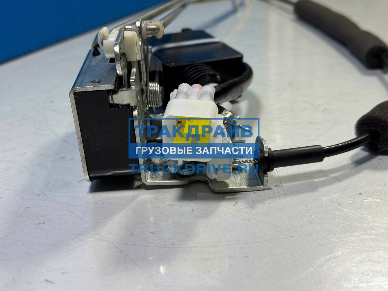 Механизм дверного замка левый FAW 1031