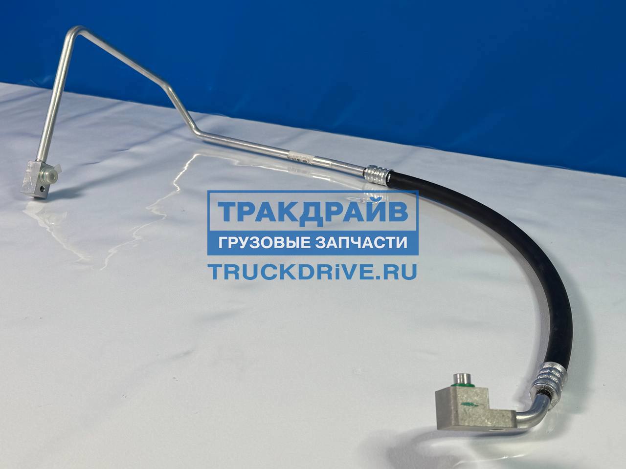 Фото FAW 810808013CC00D трубка от компрессора до радиатора J6 3250 6x6 2