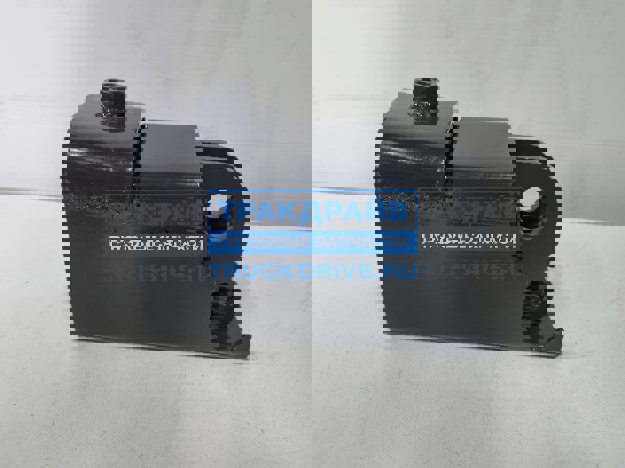 Фото GEPARTS 102303 кронштейн переднего бампера Volvo FH4 левый