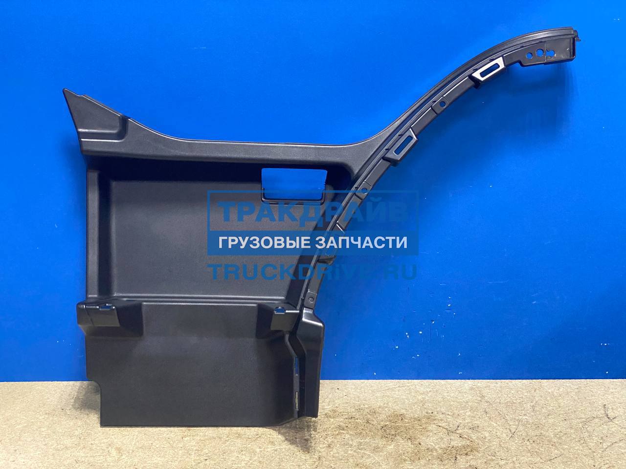 Фото GEPARTS 102431 подножка Volvo FM4 левая с крылом 