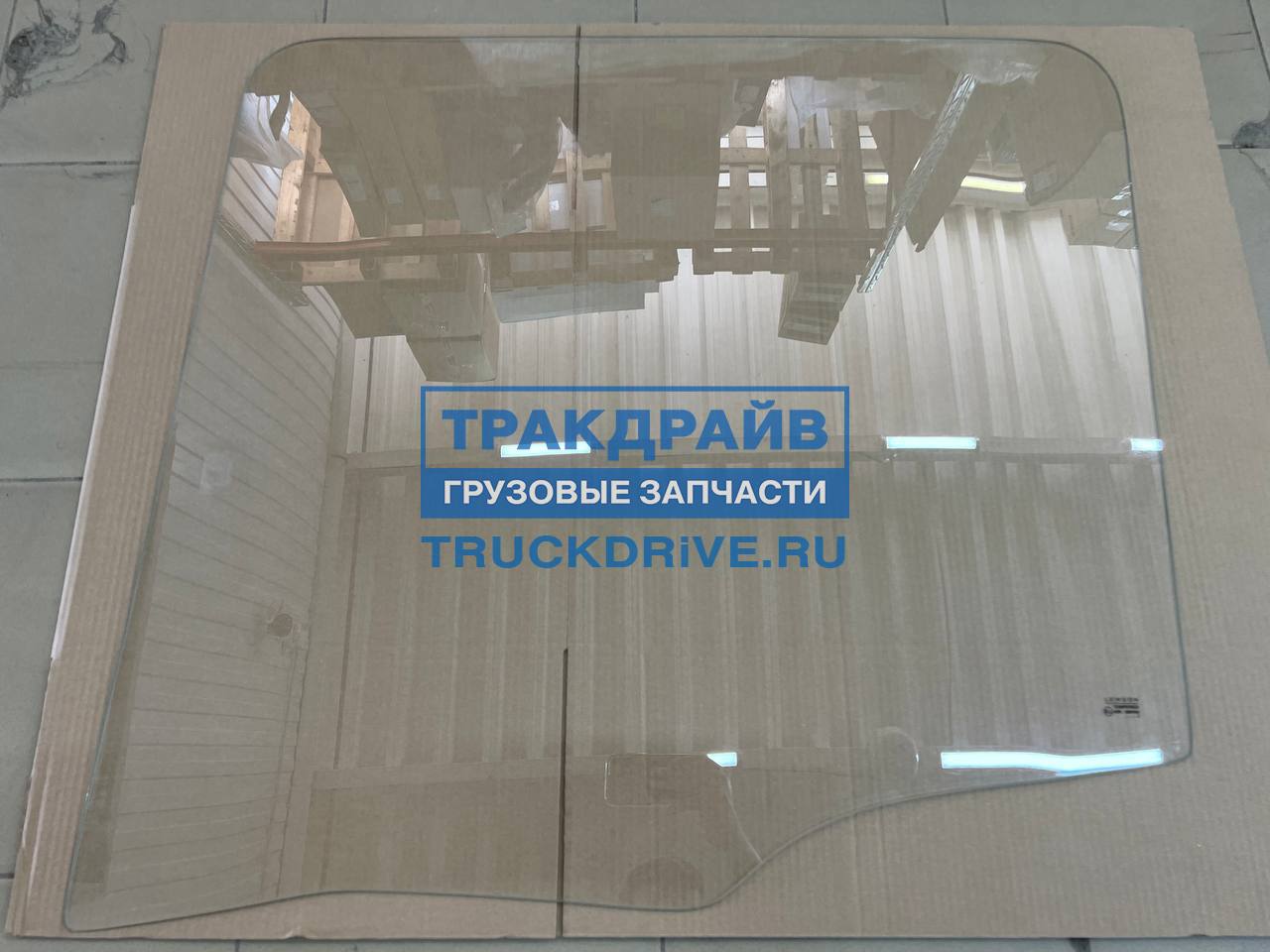 СТЕКЛО ПЕРЕДНЕЙ ДВЕРИ ЛЕВОЕ (ДЛЯ А/М УАЗ ПАТРИОТ, ПИКАП, КАРГО С 2005 Г.В., ПРОФИ, 3160, 3162, С КРОНШТЕЙНОМ АТЕРМАЛЬНОЕ)