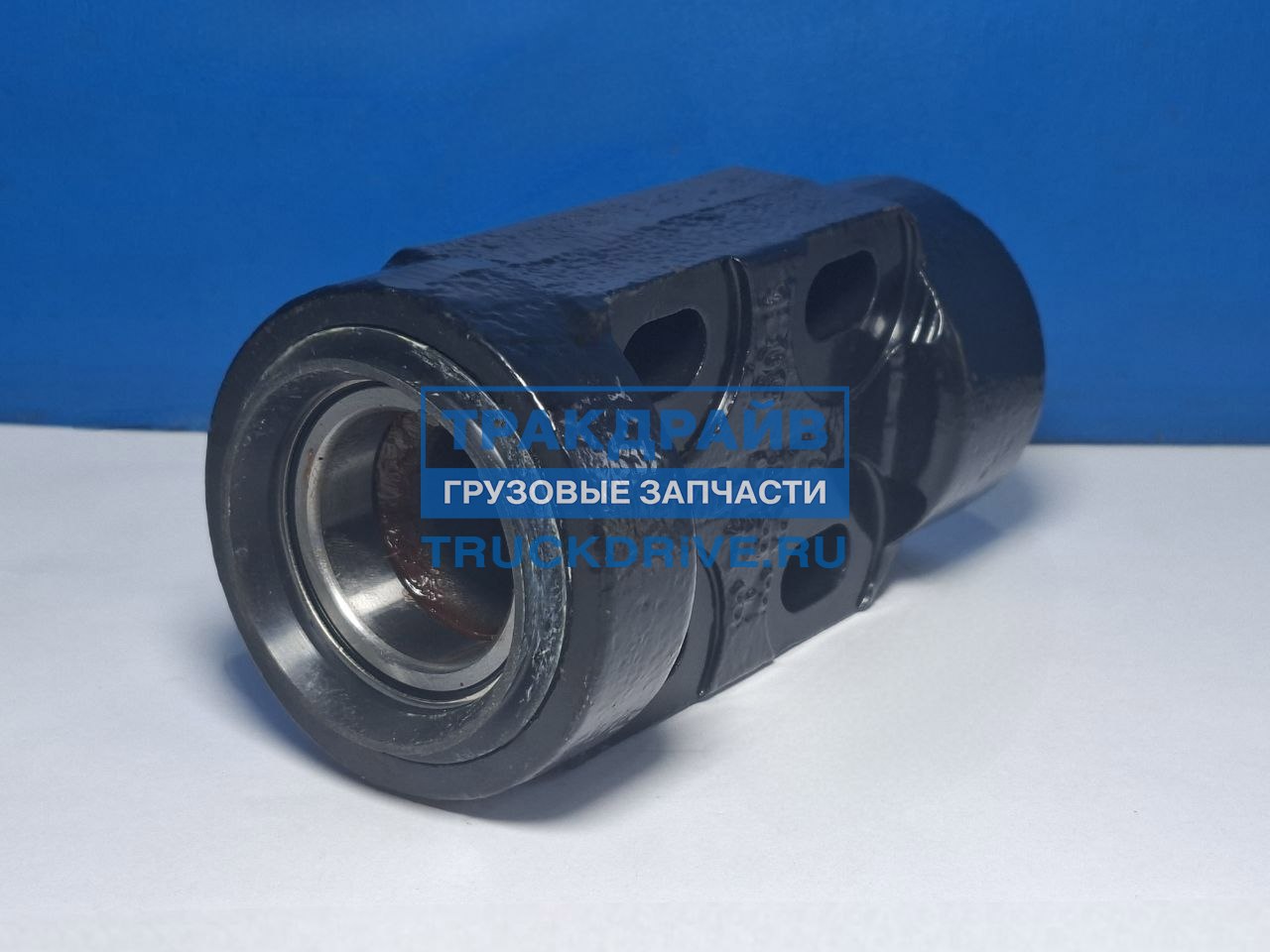 Фото HD-PARTS 118701 кронштейн стабилизатора кабины правый для Volvo FM12 FH12 1076746 