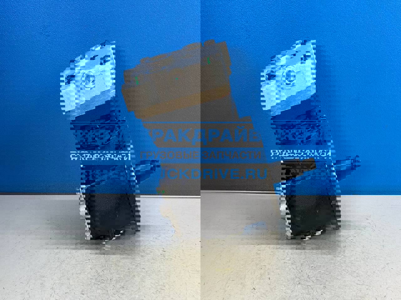 Фото HONGYAN 5801708132 компрессор воздушный для грузовиков Hongyan Iveco Cursor 9