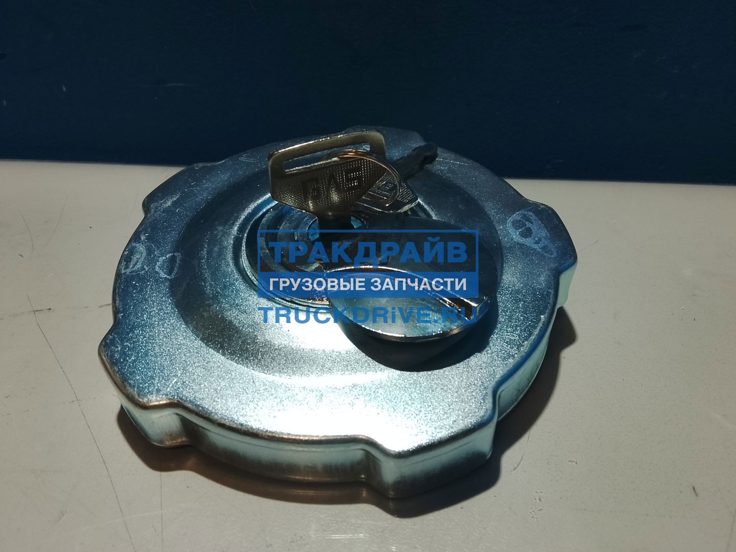 Фото HTP HTPIS085950 крышка бака Isuzu NPR NQR