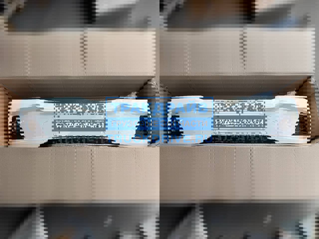 Фото JAC 430898416010 бампер передний для Камаз Компас 9 12 под установку ПТФ (ПТФ в комплект не входит)