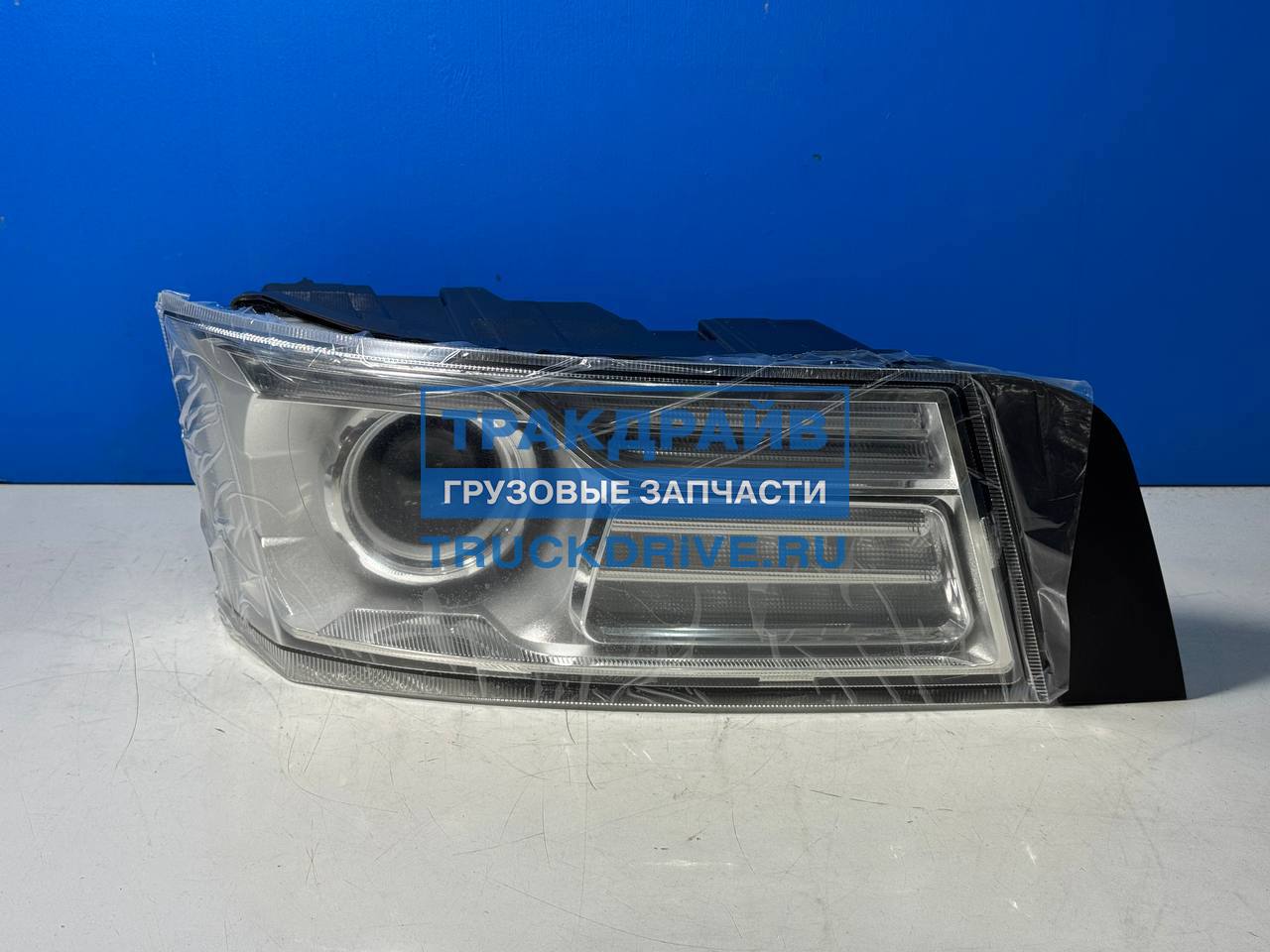 Фото KAMAZ 549013711010УЦЕНКА блок фара правая для Камаз К5 54901 (Уценка-сломано крепление)