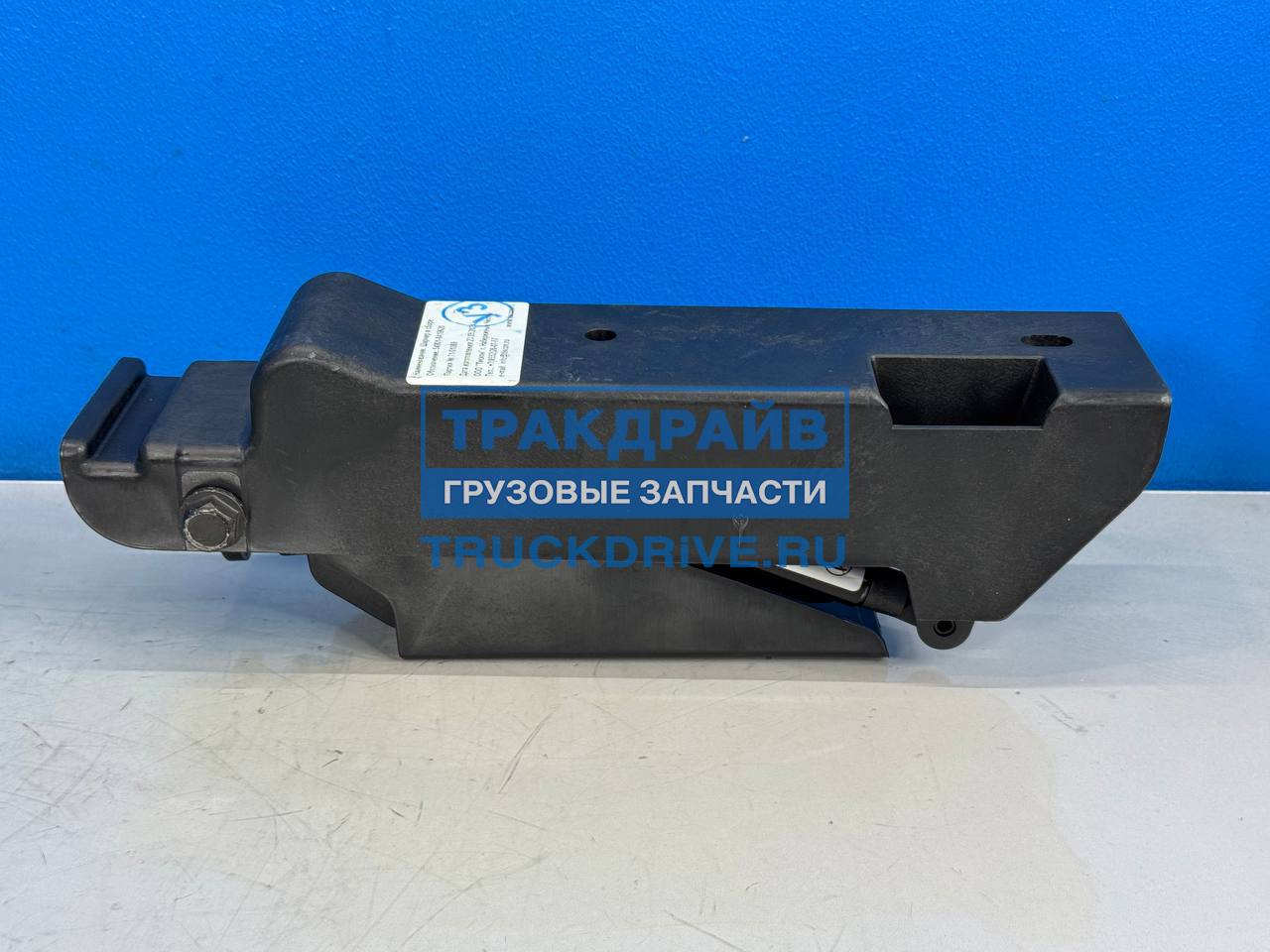Шарнир бокового обтекателя КАМАЗ-54901 средний (ТИСКОН)