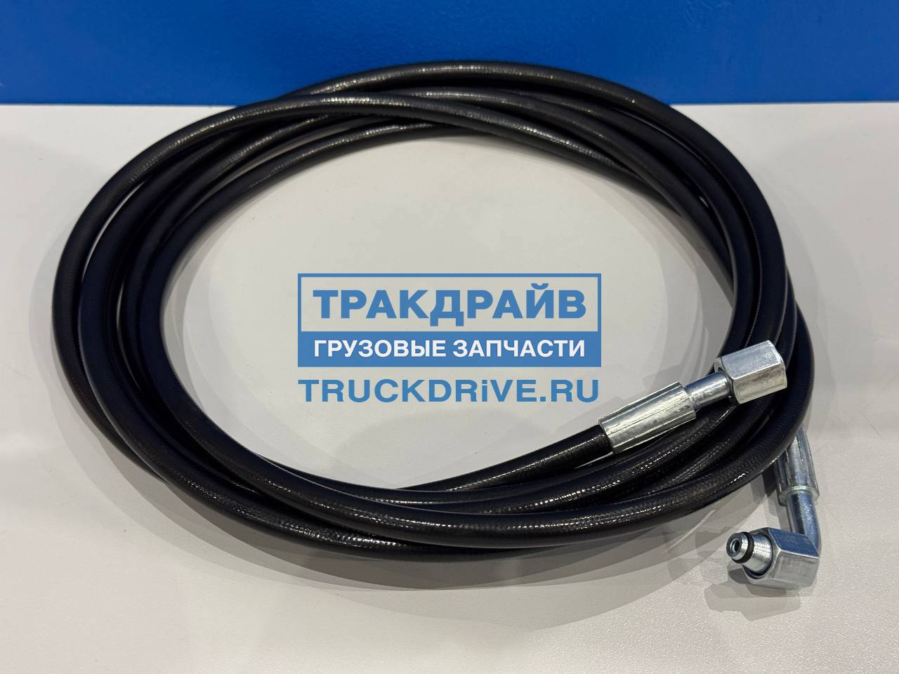 Фото КМД К64605009057 гидравлическая трубка высокого давления подъёма кабины для грузовиков КАМАЗ 6520 L=3160 мм 