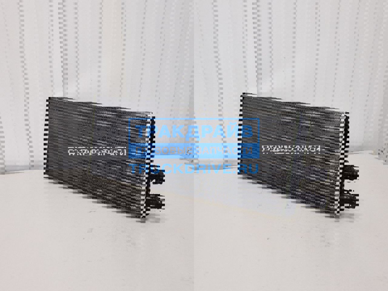 Фото KRAUF KRH1037RC радиатор отопителя для Ивеко Стралис 400x174x42 мм