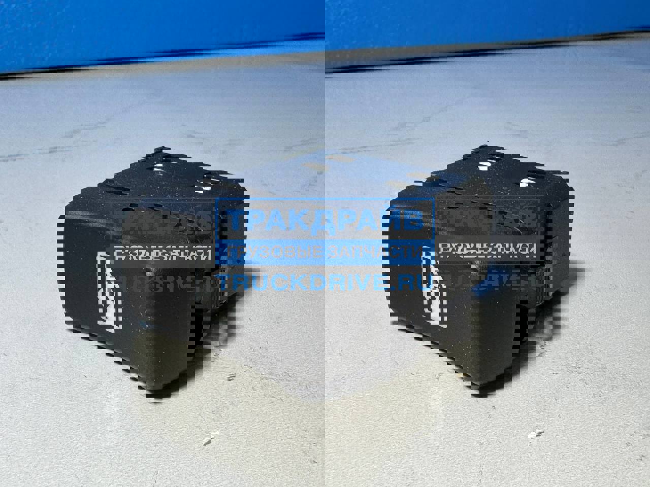 Фото KRAUF LLZ1045YB клавиша стеклоподъемника для автомобилей Scania 5 серии