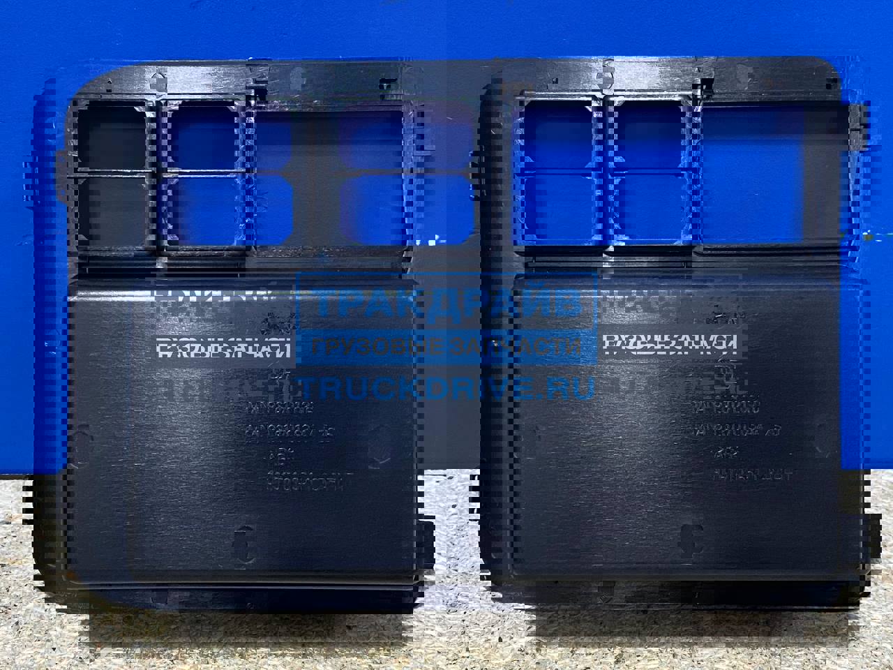 Рамка под кнопки Ман Тга Тгс Тгх 81617016611 MAN купить недорого