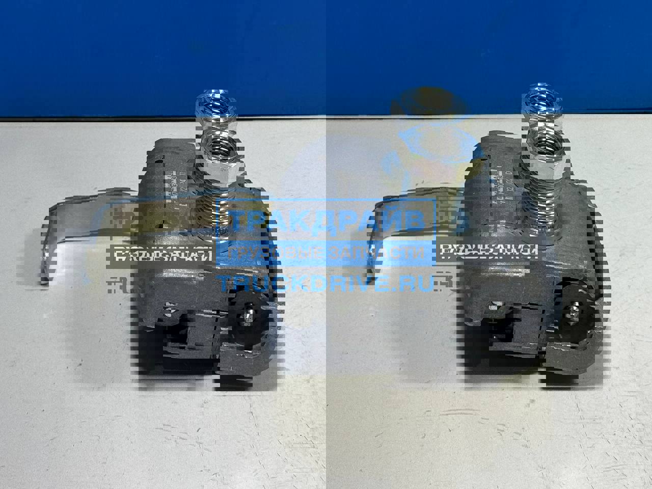 Фото MARSHALL M7103133 соединительная головка Дуоматик с клапанами с ручкой 16*1,5 мм  2