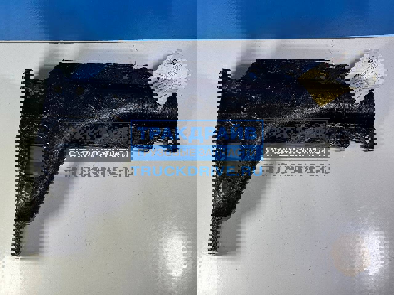 Фото МАЗ 64221280111801 кронштейн заднего подрессоривания МАЗ правый