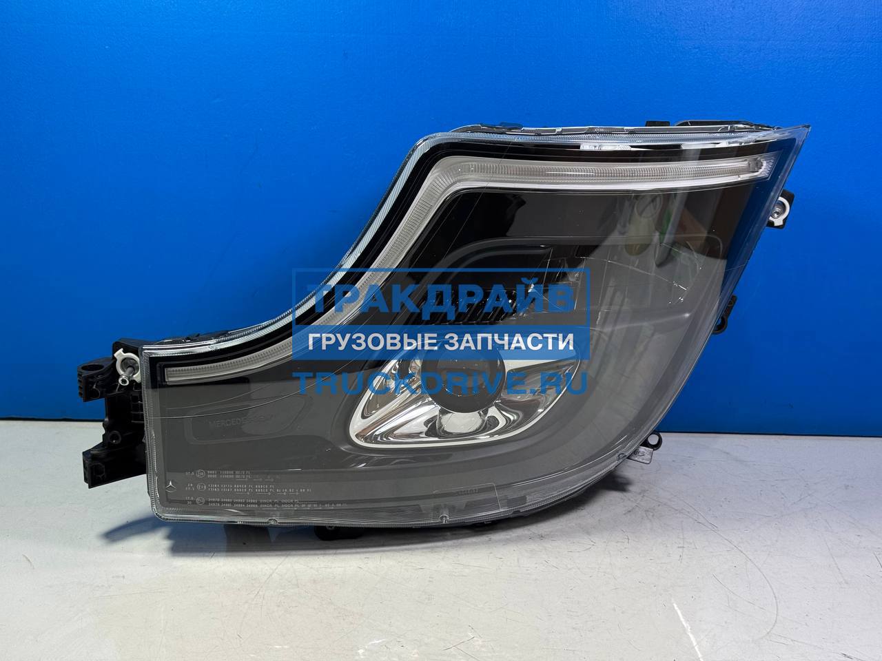Фото MERCEDES-BENZ A9618200859 фара левая светодиодная с ДХО для Mercedes Actros MP5