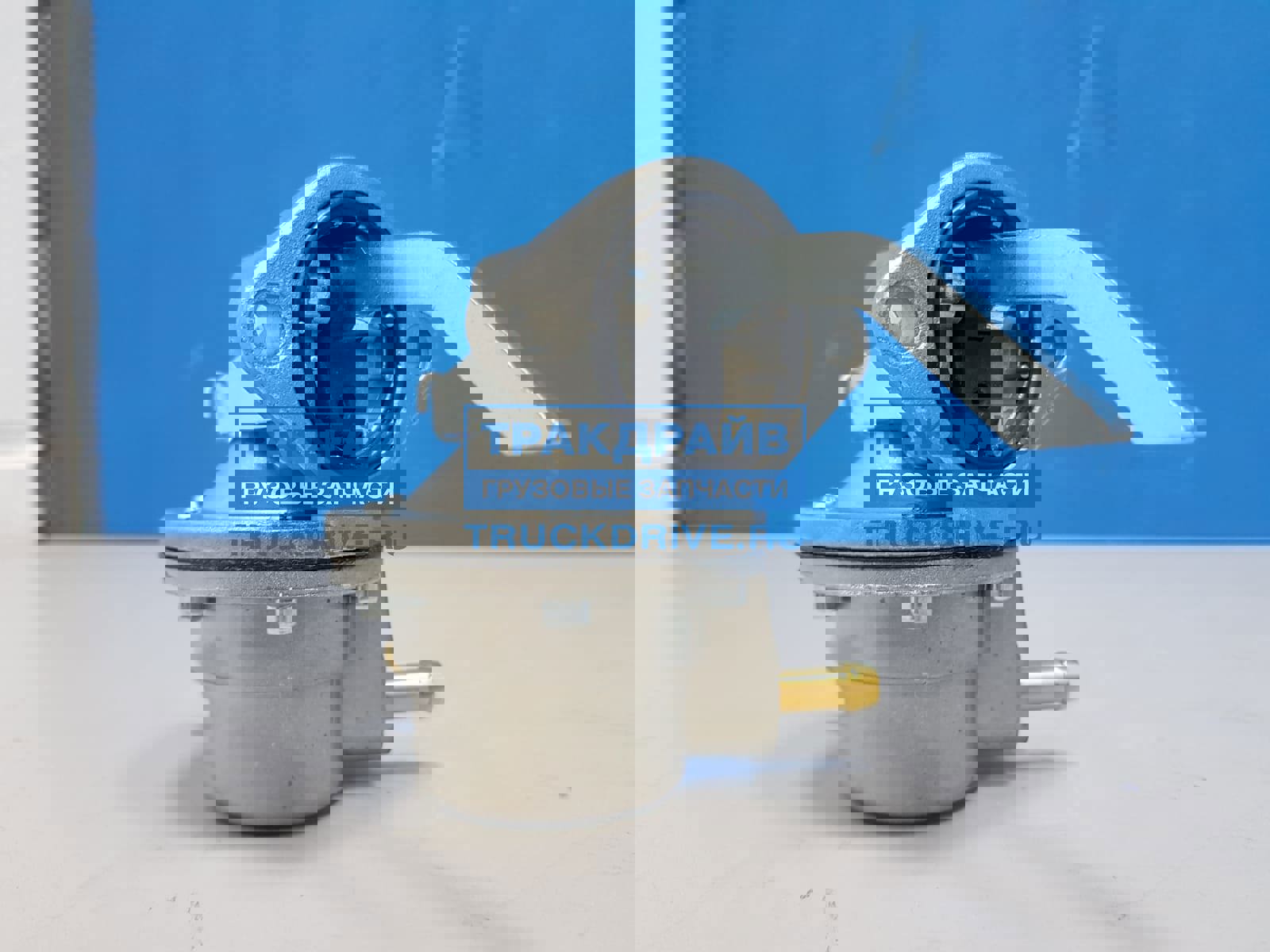 Фото MONARK 032100046 тННД Ман двигатель D0824 D0826 с лапкой под шланг 