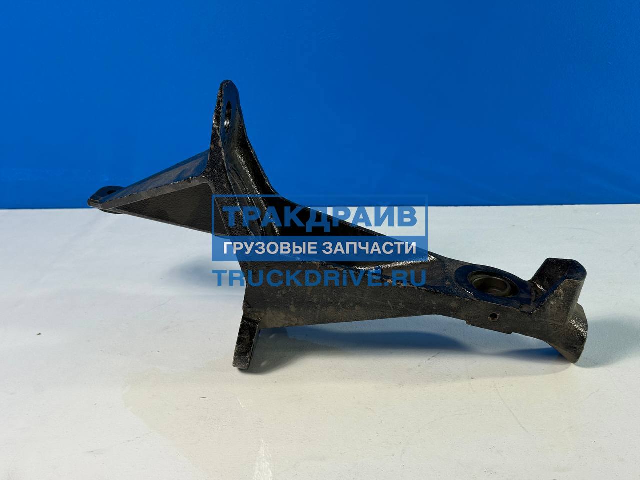 Фото MOVELEX DZ1640430020MX кронштейн торсиона кабины правый для SHACMAN F3000
