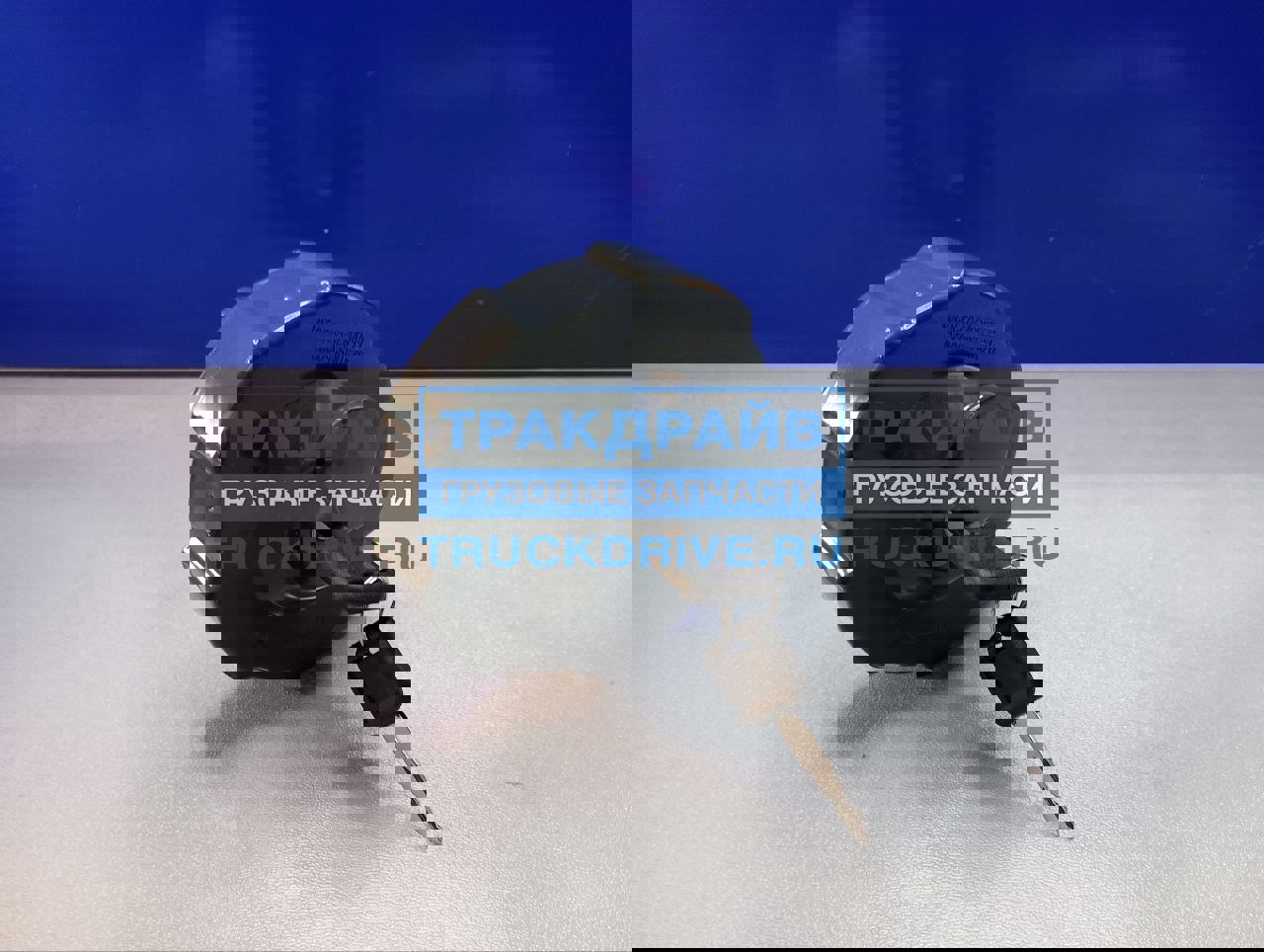 Фото MOVELEX DZ91189550023MX крышка бака топливного SHACMAN X3000 X6000 с ключами