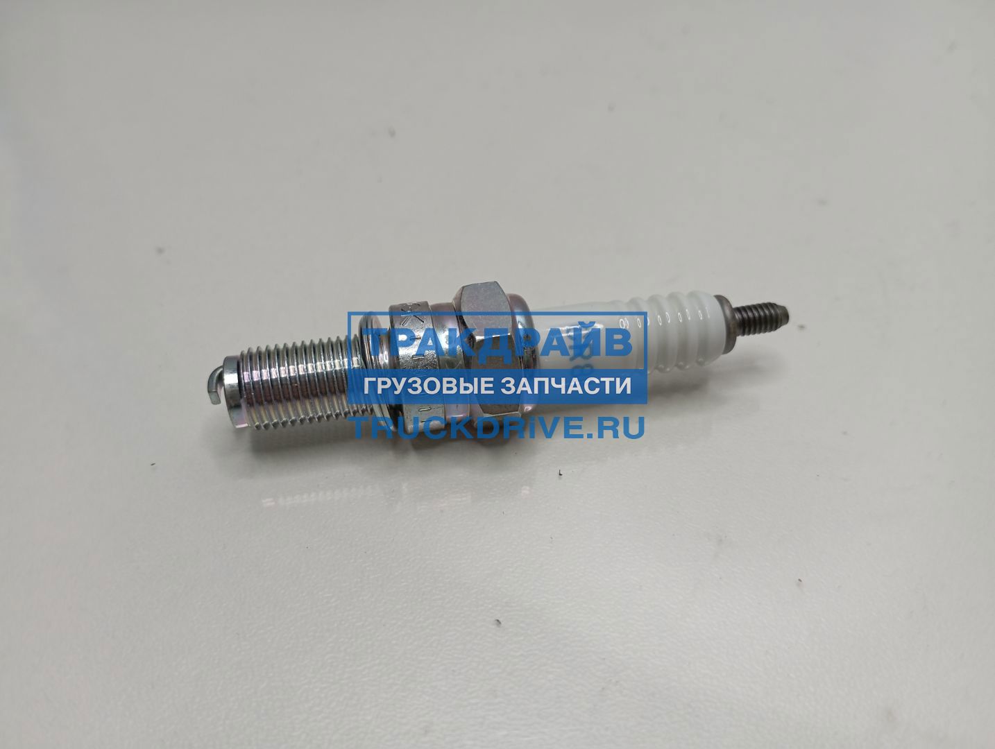 Фото NGK CR8E свеча зажигания 1275