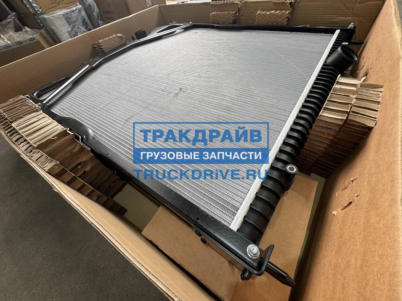 Радиатор охлаждения ДВС для Volvo FH12 65467A NISSENS купить недорого