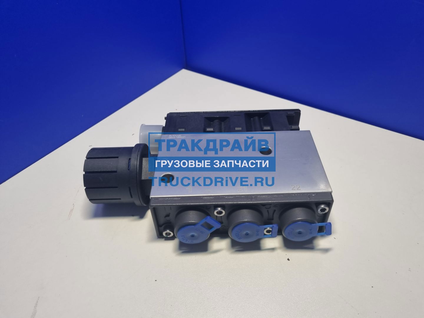 Фото R-TRUCK 0615100031 кран уровня пола Вольво Фш12 Фм12 блок клапанов ELC 3