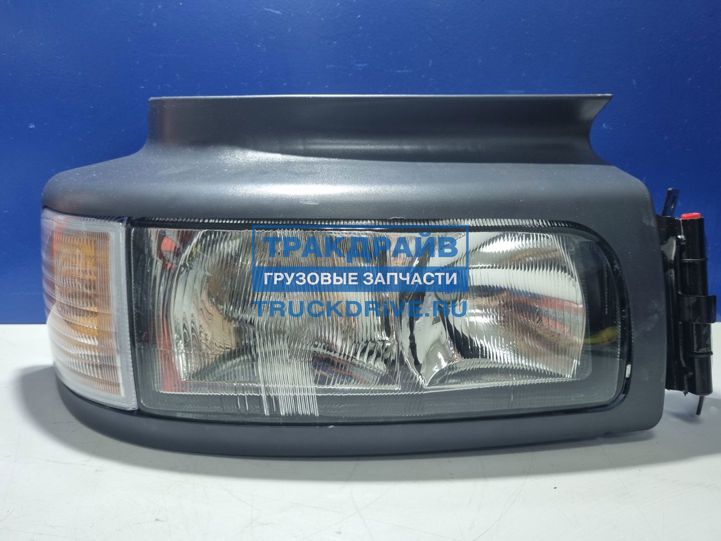 Фото REN-PAR 710379320 правая фара RENAULT PREMIUM ручная регулировка