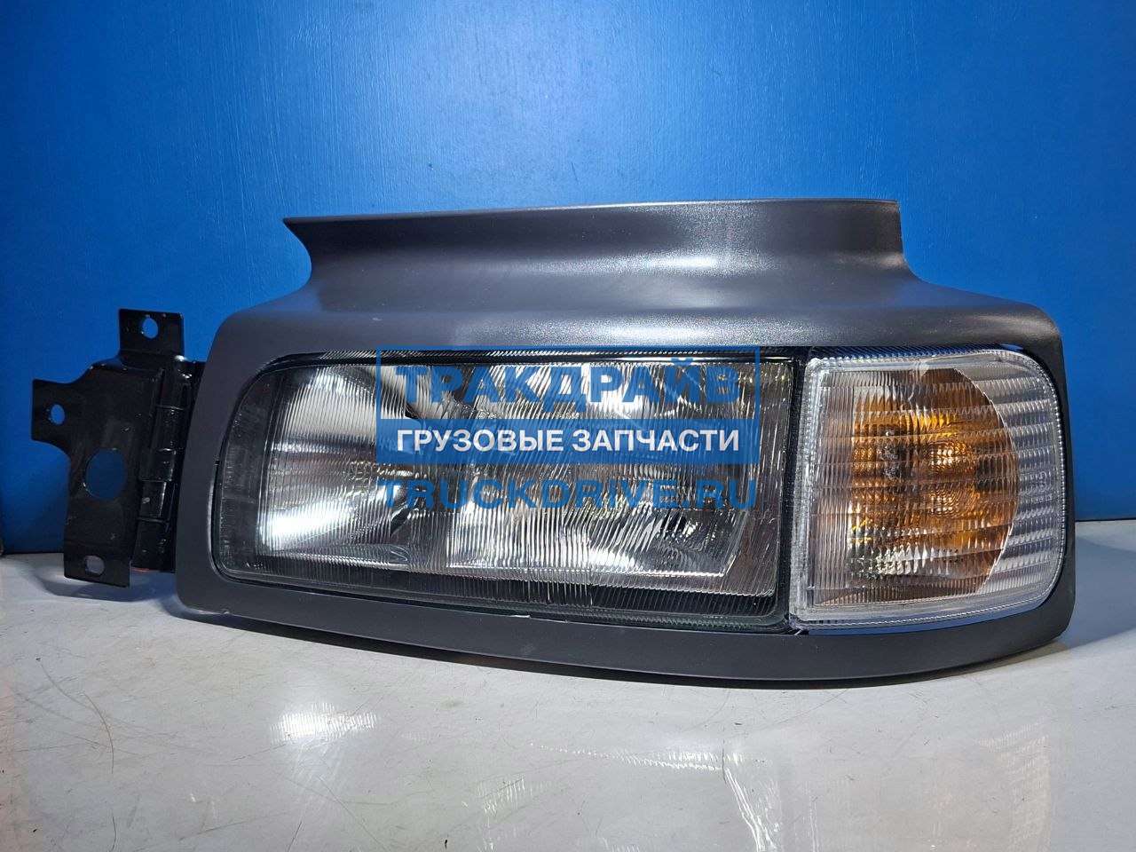 Фото REN-PAR 710379321 фара основная RENAULT PREMIUM левая с поворотником