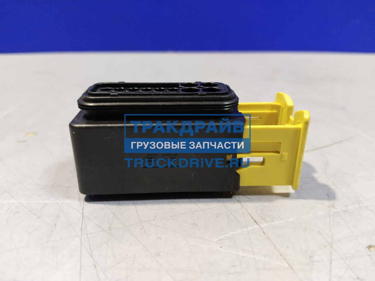 Фото RENAULT 7400994055 корпус электроразъёма