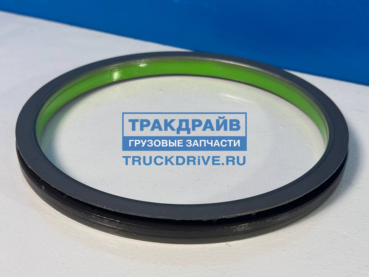 Фото RENAULT 7424817250 cальник коленвала задний 180x205x15 мм (кассетный) для Volvo FH4 FM4 и Renault T-series 1