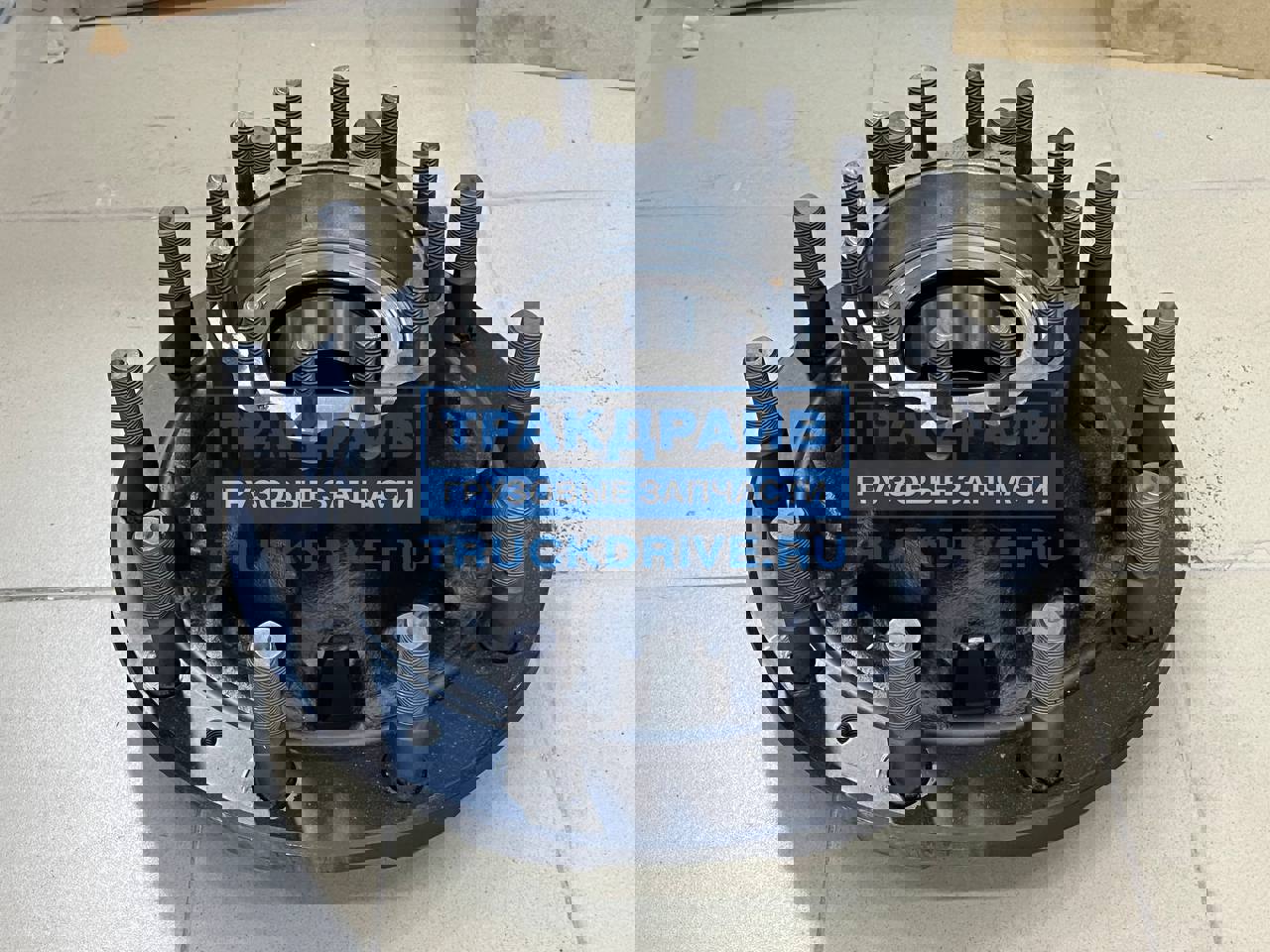 Ступица колеса Volvo FH12 задняя (барабанный тормоз, с подшипниками и ...